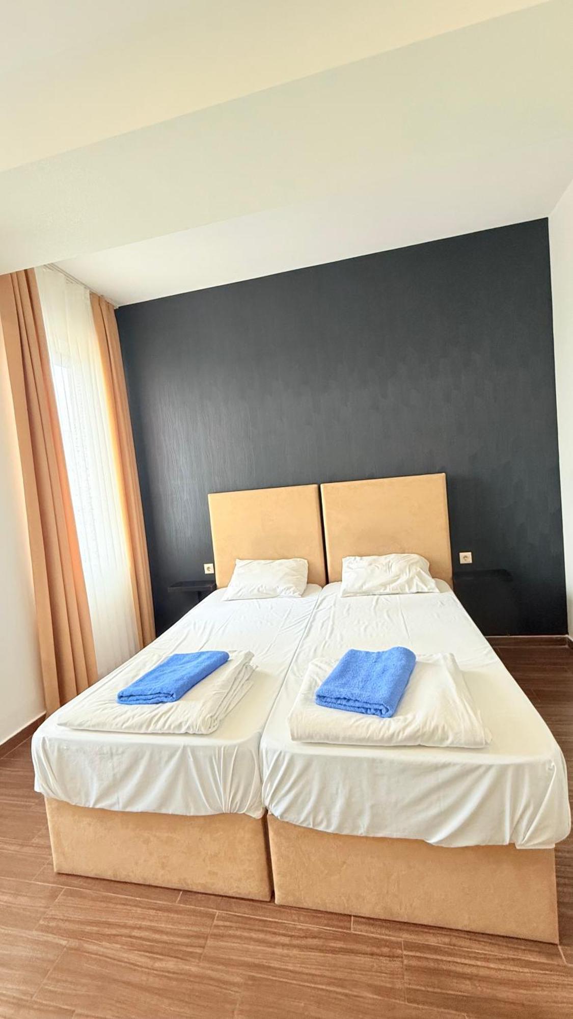 Star Hotel Koetaisi Buitenkant foto